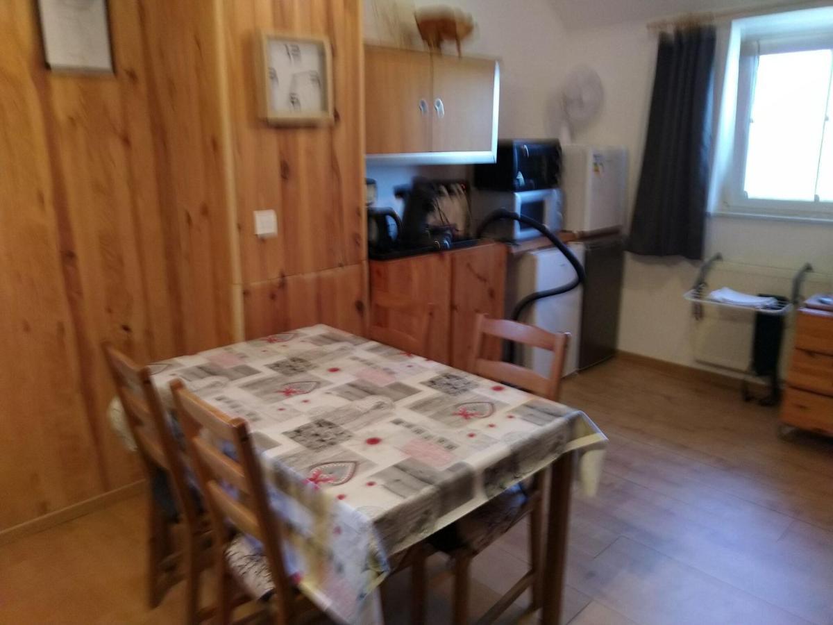 Cozy Apartment In Paliseul With Garden Carlsbourg Dış mekan fotoğraf